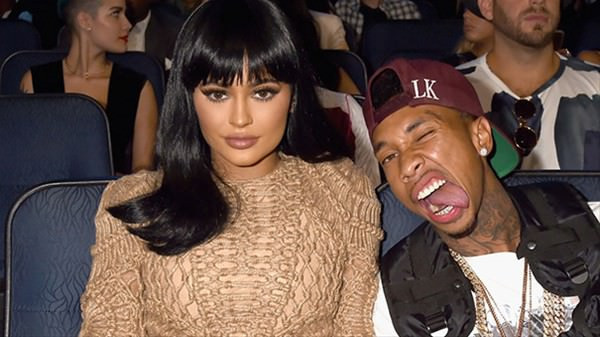 Kylie Jenner, 420 milyon dolar kazandı