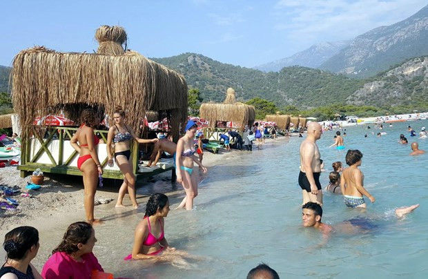 Fethiye'de denize sıfır localar kaldırıldı - Resim: 2