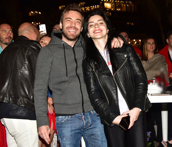 Ünlü çiftten kötü haber: Boşanıyorlar !