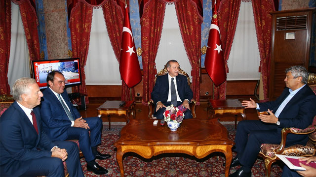 Cumhurbaşkanı Erdoğan, Demirören ve Lucescu'yu ağırladı