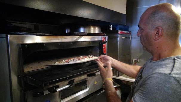 Kanada'nın ünlü pizzacısı Tunceli'ye tatile geldi - Resim: 4