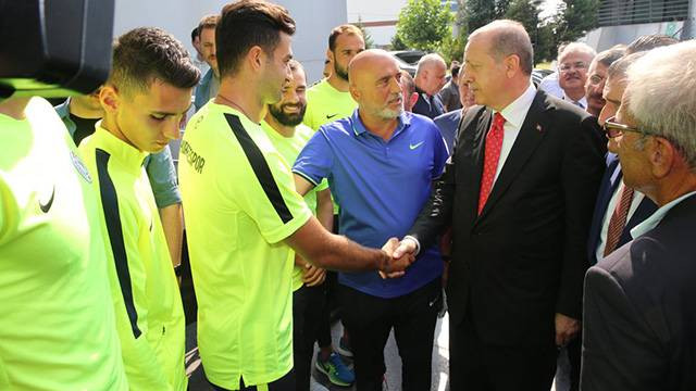 Cumhurbaşkanı Erdoğan'dan Çaykur Rizespor'a ziyaret
