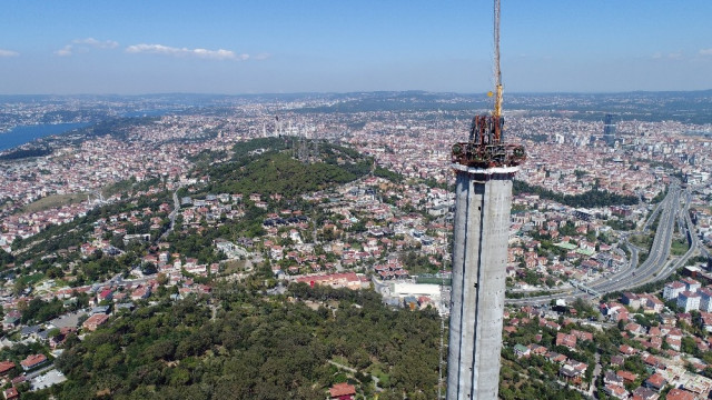 İstanbul'un dev kulesinde sona doğru