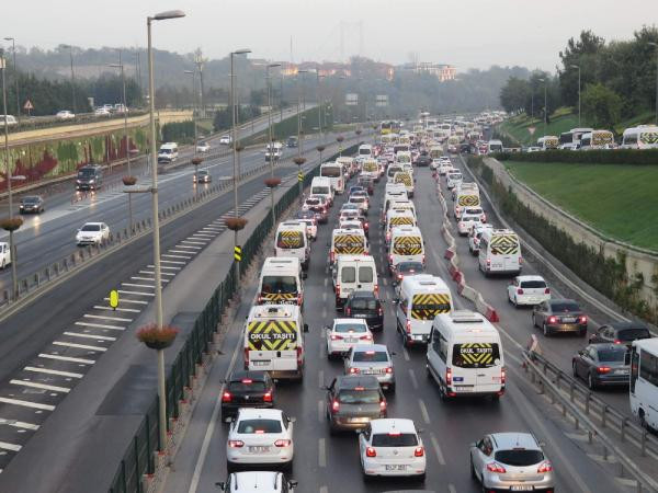 Okullar açıldı ! İşte İstanbul trafiğinde son durum