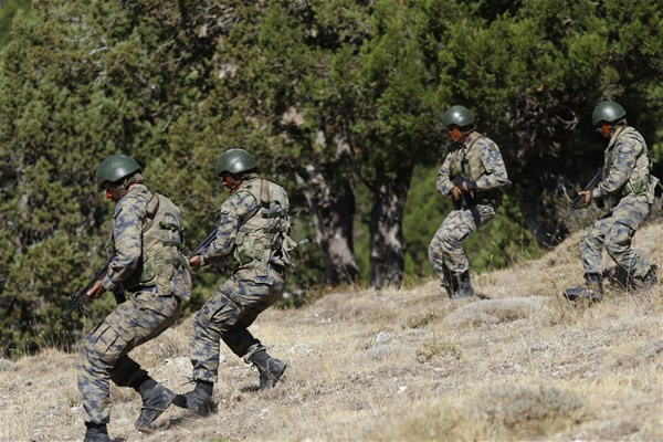 Mehmetçik düşmana korku salıyor