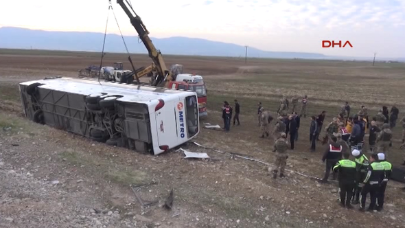 Şırnak'ta katliam gibi kaza: 9 ölü, 2'si polis 36 yaralı