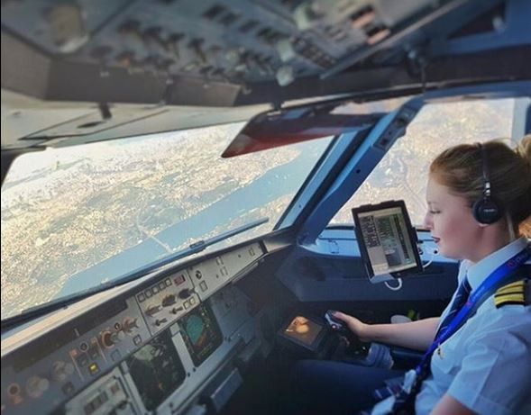 Türk kadın pilotlar sosyal medyayı sallıyor