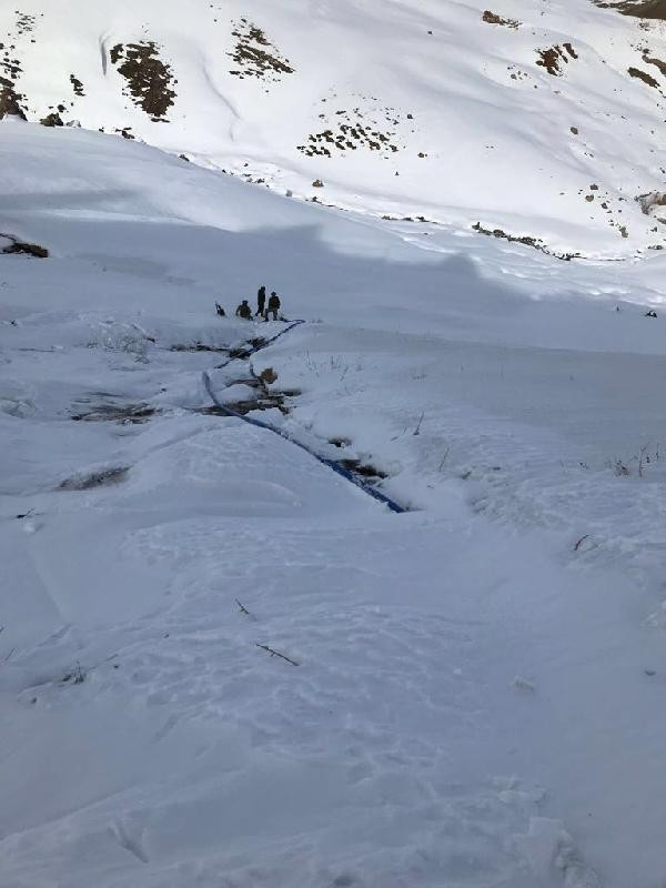 PKK'lıların su hattı çektiği 5 sığınak bulundu