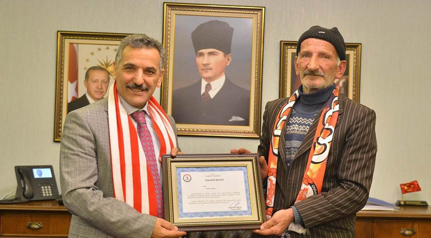 Kağıt toplayıcısından Samsunspor'a sürpriz destek