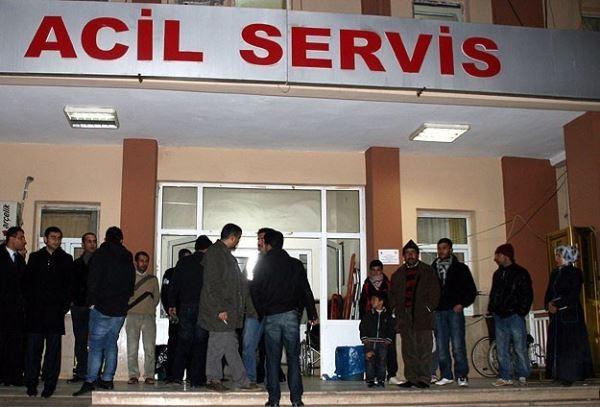 Acil servis önünde silahlı çatışma: 6 yaralı