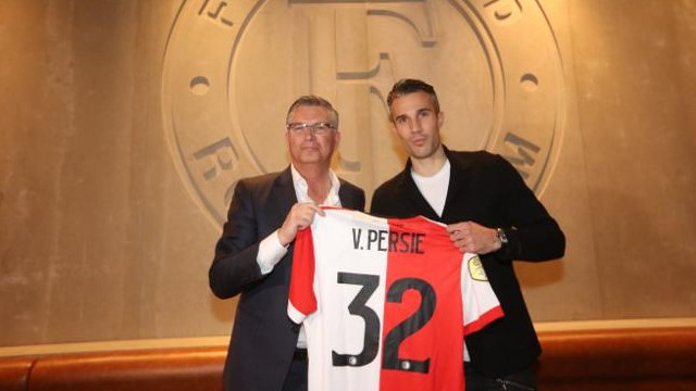 Van Persie resmen Feyenoord'da !
