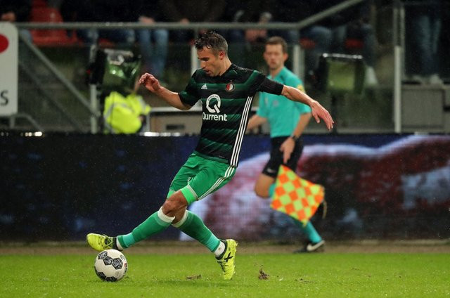 Persie Fenerbahçelileri kızdırmaya devam ediyor - Resim: 2