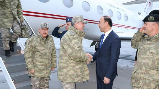 Orgeneral Akar'dan sınırda birliklere denetleme