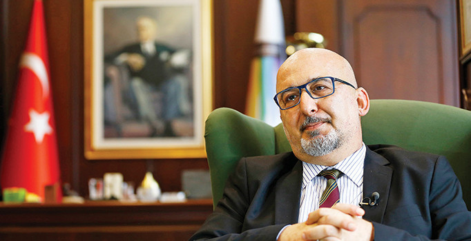 Nejat Birecik Devlet Tiyatroları'ndaki görevinden alındı