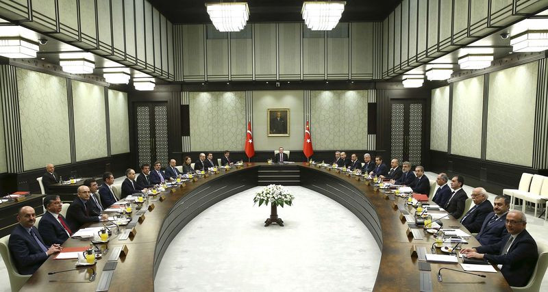 Ankara kulisleri ''kabine revizyonu''nu konuşuyor
