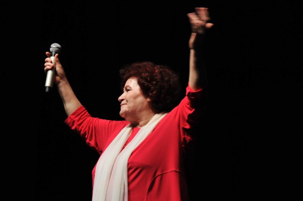Selda Bağcan'a hırsızlık şoku