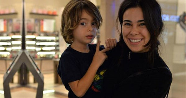 Asena Atalay 'aşk' mektubunu paylaştı