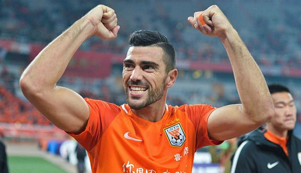 İki yıldız Galatasaray'a doğru !