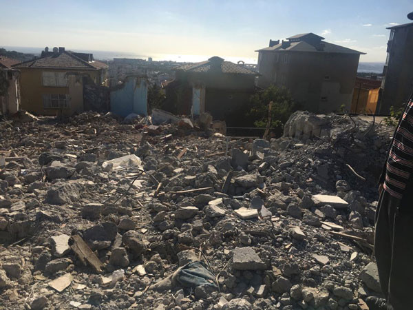 İstanbul Üsküdar'da belediye enkazı 