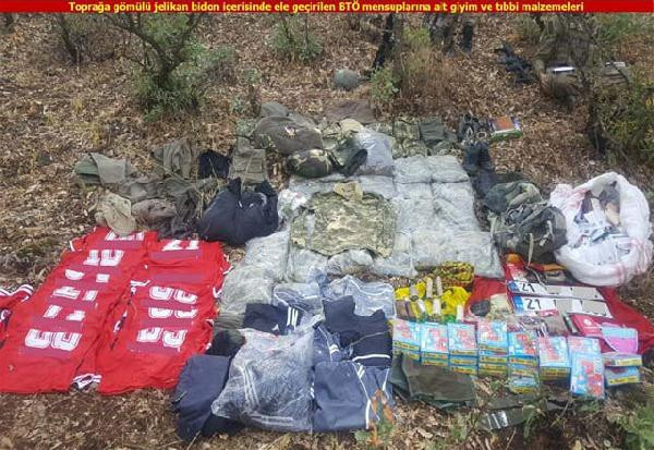 Diyarbakır'daki operasyonda PÖH kıyafeti ele geçirildi
