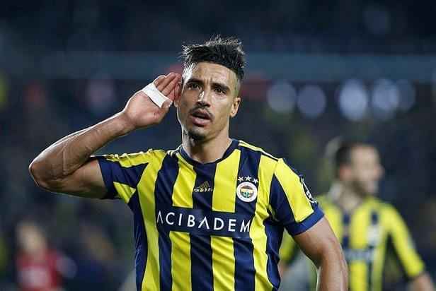Fenerbahçe'de kadro dışı kalan futbolculara servet ! - Resim: 3