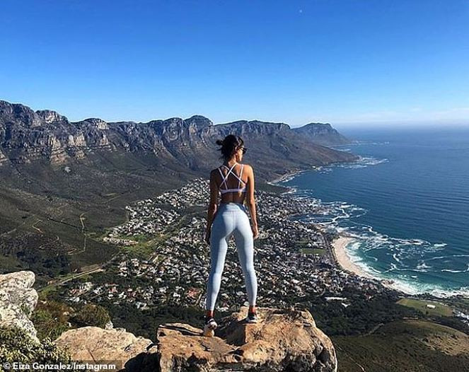 Eiza Gonzalez'den bikinili paylaşım