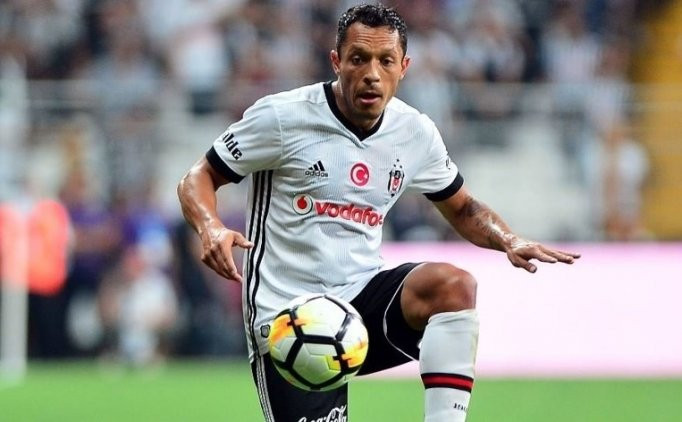 Adriano 2-3 hafta yok !