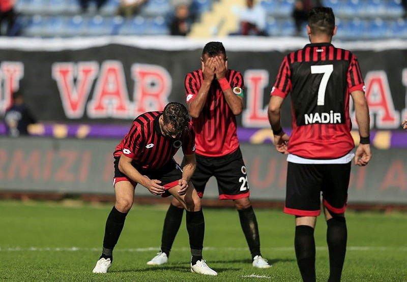 Gençlerbirliği - Adanaspor maçında korkutan sakatlık - Resim: 2