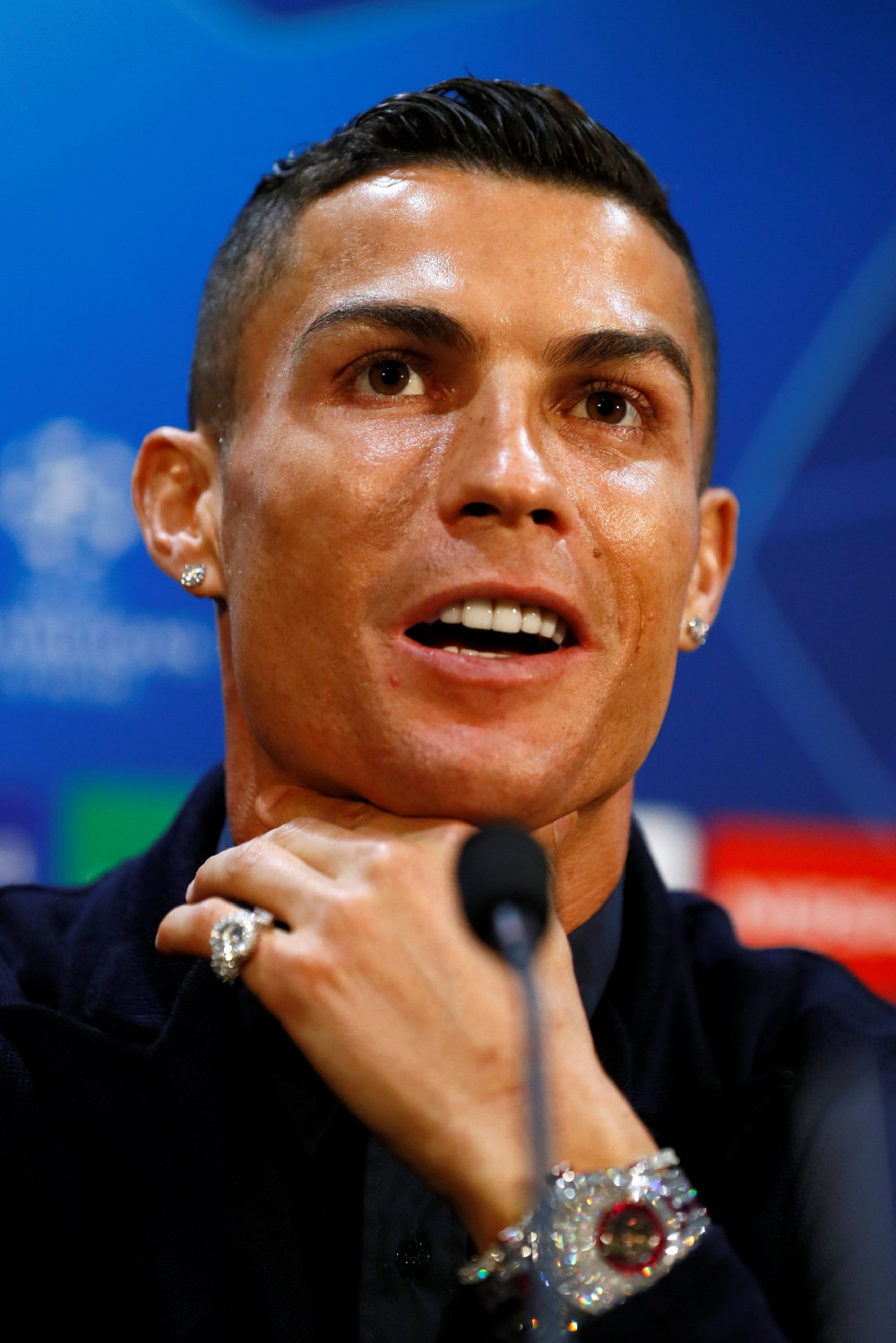 Ronaldo'nun saatinin fiyatı dudak uçuklattı ! - Resim: 1