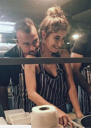 Hazal Kaya evleniyor
