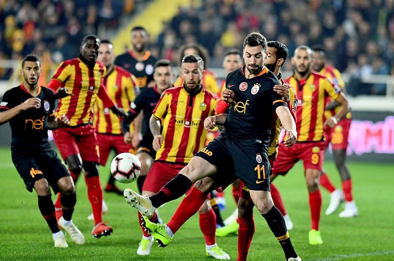 Erman Toroğlu: Galatasaray'da oynayamaz ! - Resim: 2
