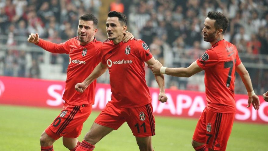 Mustafa Pektemek sosyal medyayı salladı !