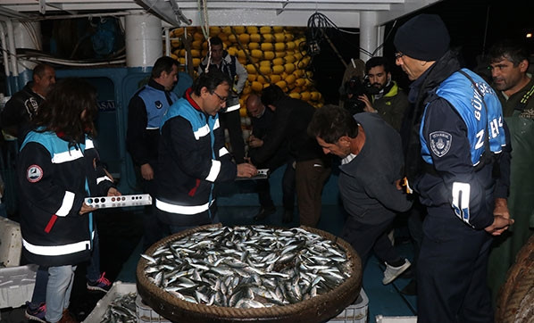 İstanbul'da ''balık boyu'' denetimi