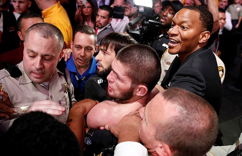Khabib - McGregor maçının ardından ortalık karıştı