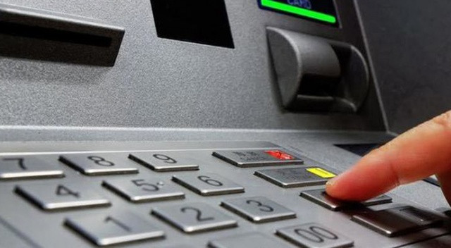 ATM faresine suçüstü ! 6 bin kişinin hesabını boşaltmış