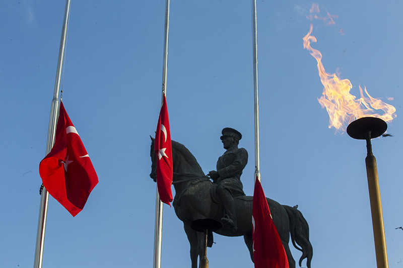 Saat 09:05'te tüm yurtta hayat durdu...
