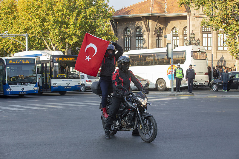 Saat 09:05'te tüm yurtta hayat durdu...