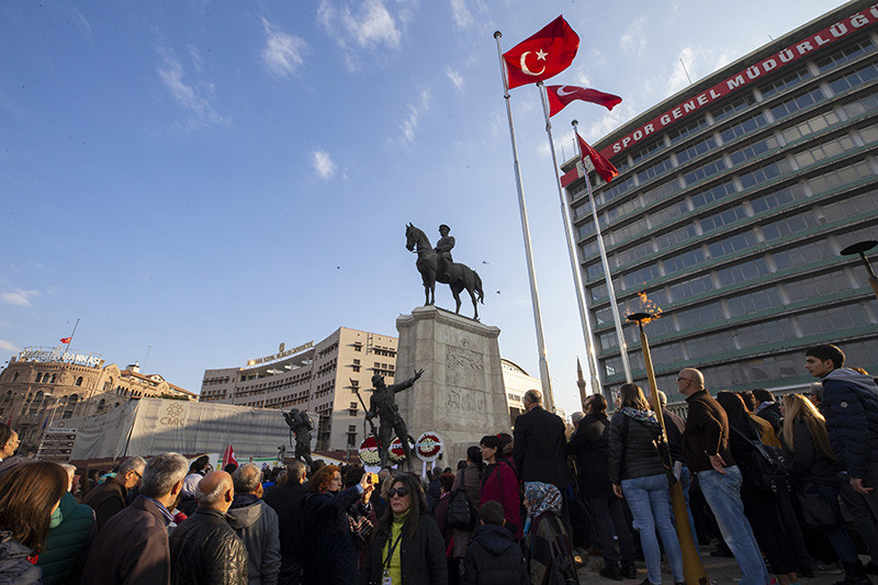 Saat 09:05'te tüm yurtta hayat durdu...