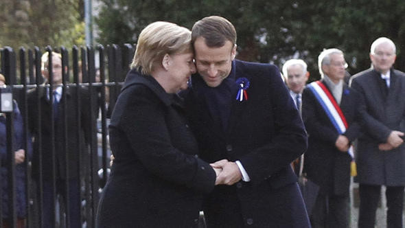 Merkel ve Macron'u utandıran soru - Resim: 1
