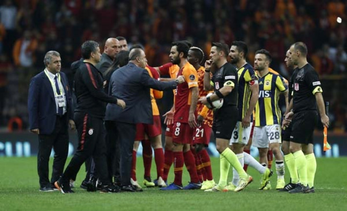 Galatasaray'a ve Fatih Terim'e bir şok daha!
