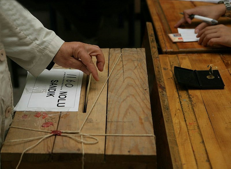 2014 yerel seçimlerinde İstanbul'da kim kaç oy aldı ?