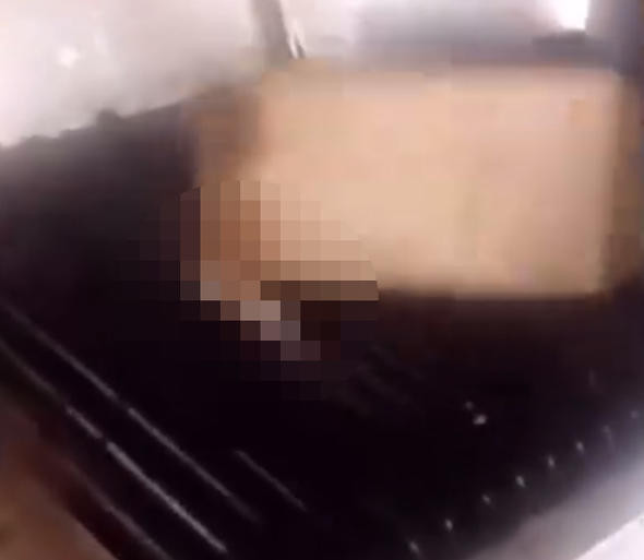 Ünlü fast food zincirinde skandal olay ! - Resim: 3