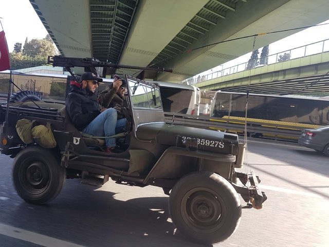 İstanbul trafiğinde ''uçak savar'' şoku - Resim: 3