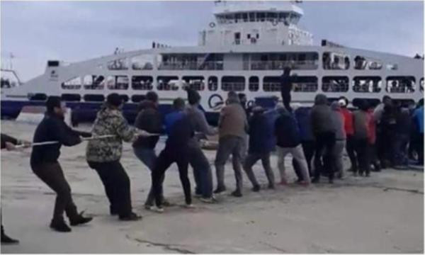 Çanakkale'de feribotu vatandaşlar kurtardı