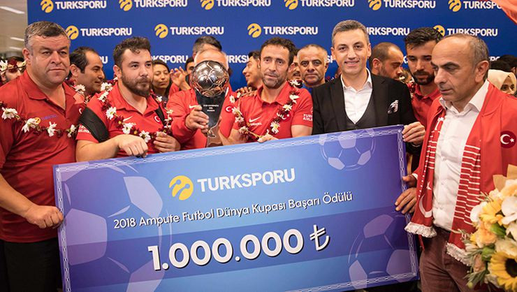 Ampute Futbol Milli Takımı’na 1 milyon TL ödül