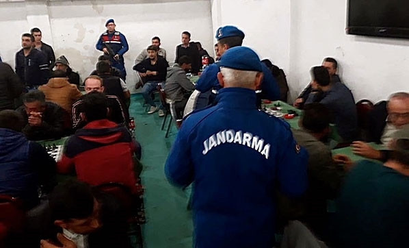 Tavuk çiftliğine kumar baskını