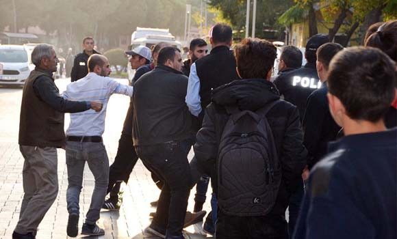 Kızından ayrılmak isteyen damadına bakın ne yaptı