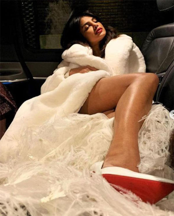 Priyanka Chopra'nın bekarlığa veda partisi olay oldu