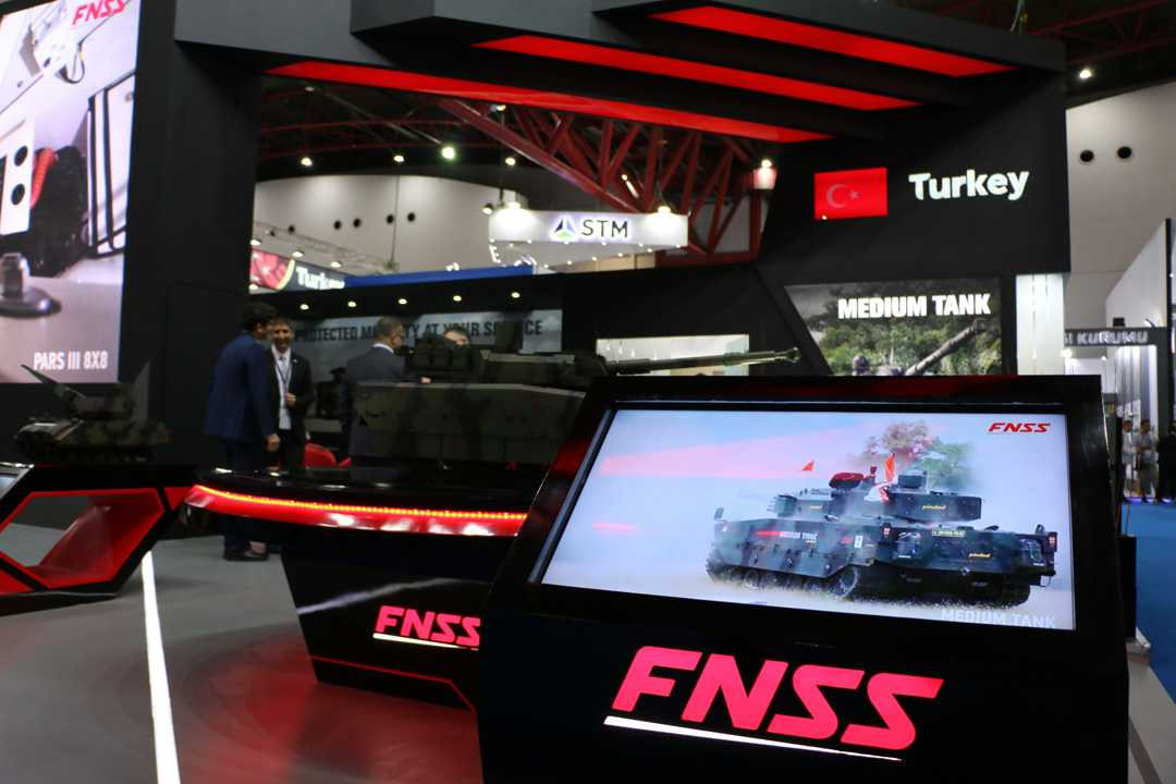 Türk savunma sanayisi Endonezya'da göz doldurdu