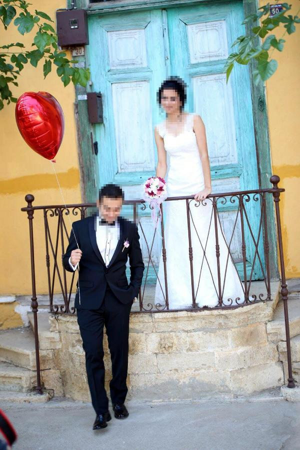 Düğün fotoğraflarını beğenmeyen çift tazminat kazandı
